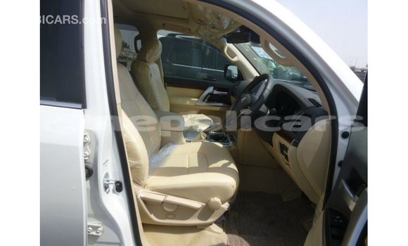 Buy Import Toyota Land Cruiser White Car in Import - Dubai in Bagmati Buy Import Toyota Land Cruiser White Car in Import - Dubai in Bagmati