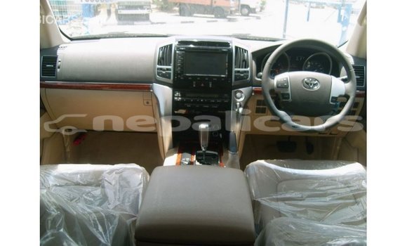 Buy Import Toyota Land Cruiser White Car in Import - Dubai in Bagmati Buy Import Toyota Land Cruiser White Car in Import - Dubai in Bagmati