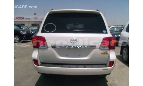 Buy Import Toyota Land Cruiser White Car in Import - Dubai in Bagmati Buy Import Toyota Land Cruiser White Car in Import - Dubai in Bagmati