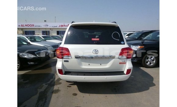 Buy Import Toyota Land Cruiser White Car in Import - Dubai in Bagmati Buy Import Toyota Land Cruiser White Car in Import - Dubai in Bagmati