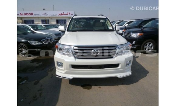 Buy Import Toyota Land Cruiser White Car in Import - Dubai in Bagmati Buy Import Toyota Land Cruiser White Car in Import - Dubai in Bagmati