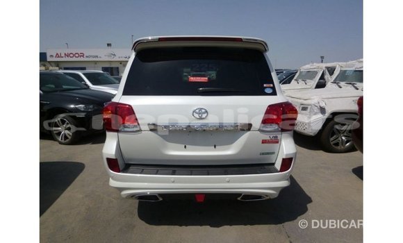 Buy Import Toyota Land Cruiser White Car in Import - Dubai in Bagmati Buy Import Toyota Land Cruiser White Car in Import - Dubai in Bagmati