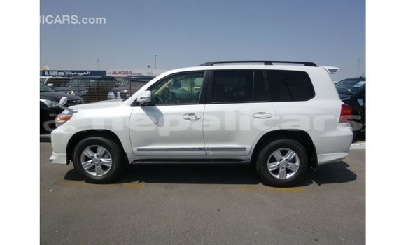 Buy Import Toyota Land Cruiser White Car in Import - Dubai in Bagmati Buy Import Toyota Land Cruiser White Car in Import - Dubai in Bagmati