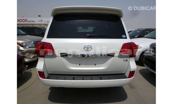 Buy Import Toyota Land Cruiser White Car in Import - Dubai in Bagmati Buy Import Toyota Land Cruiser White Car in Import - Dubai in Bagmati