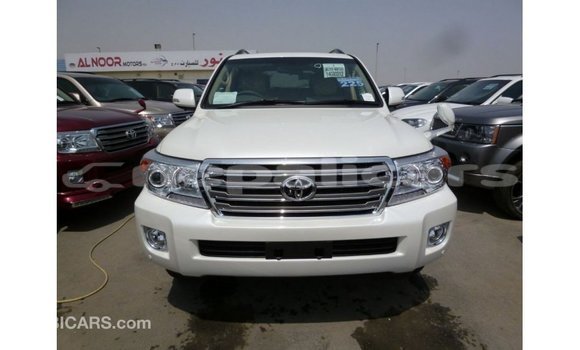 Buy Import Toyota Land Cruiser White Car in Import - Dubai in Bagmati Buy Import Toyota Land Cruiser White Car in Import - Dubai in Bagmati