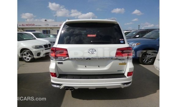 Buy Import Toyota Land Cruiser White Car in Import - Dubai in Bagmati Buy Import Toyota Land Cruiser White Car in Import - Dubai in Bagmati