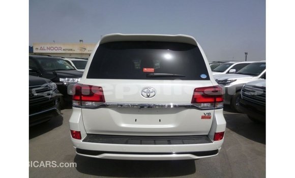 Buy Import Toyota Land Cruiser White Car in Import - Dubai in Bagmati Buy Import Toyota Land Cruiser White Car in Import - Dubai in Bagmati