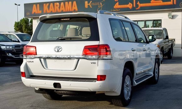 Buy Import Toyota Land Cruiser White Car in Import - Dubai in Bagmati Buy Import Toyota Land Cruiser White Car in Import - Dubai in Bagmati