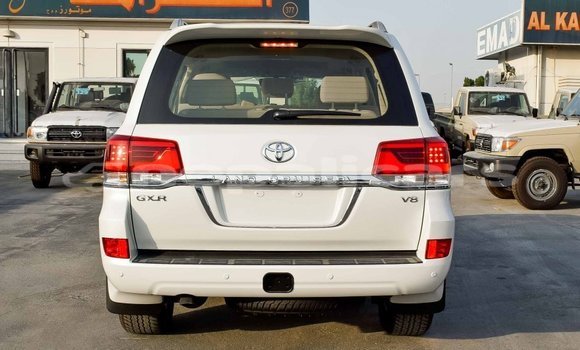 Buy Import Toyota Land Cruiser White Car in Import - Dubai in Bagmati Buy Import Toyota Land Cruiser White Car in Import - Dubai in Bagmati
