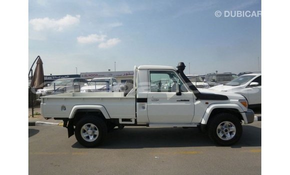 Buy Import Toyota Land Cruiser White Car in Import - Dubai in Bagmati Buy Import Toyota Land Cruiser White Car in Import - Dubai in Bagmati