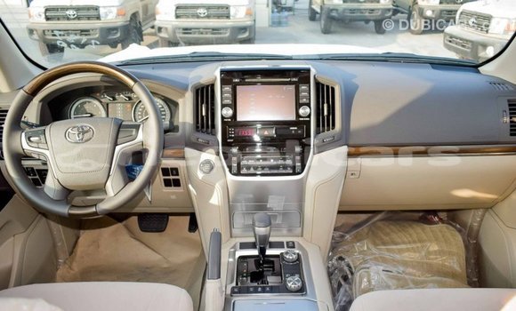 Buy Import Toyota Land Cruiser White Car in Import - Dubai in Bagmati Buy Import Toyota Land Cruiser White Car in Import - Dubai in Bagmati
