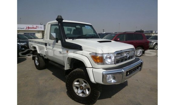 Buy Import Toyota Land Cruiser White Car in Import - Dubai in Bagmati Buy Import Toyota Land Cruiser White Car in Import - Dubai in Bagmati