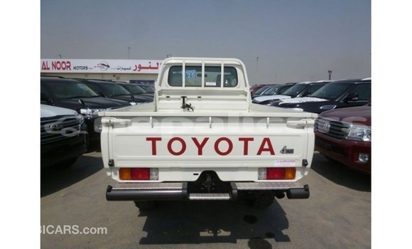 Buy Import Toyota Land Cruiser White Car in Import - Dubai in Bagmati Buy Import Toyota Land Cruiser White Car in Import - Dubai in Bagmati