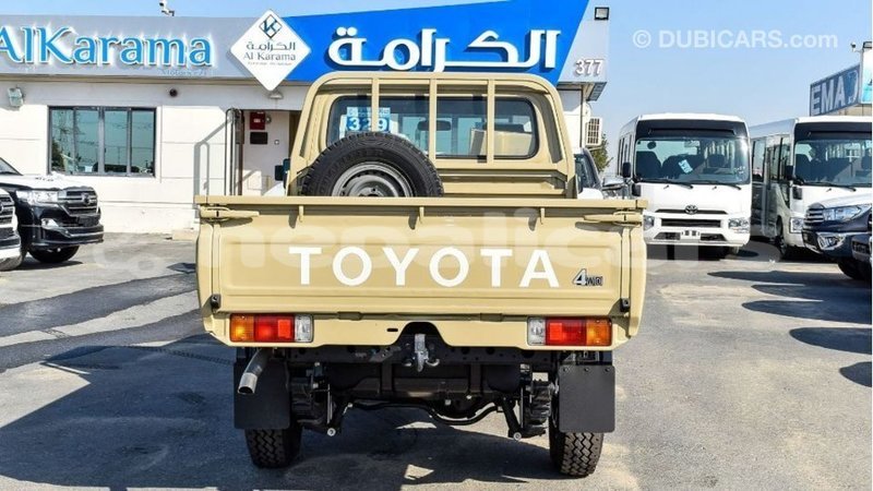Big with watermark toyota land cruiser bagmati import dubai 2804