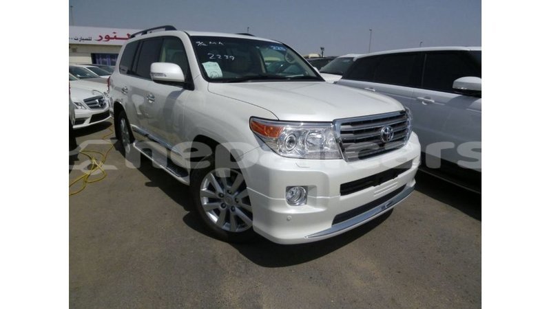Big with watermark toyota land cruiser bagmati import dubai 2829