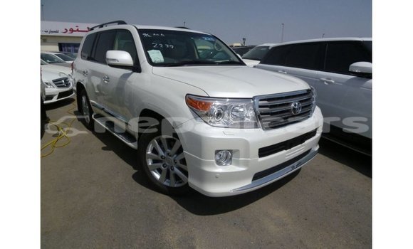 Buy Import Toyota Land Cruiser White Car in Import - Dubai in Bagmati Buy Import Toyota Land Cruiser White Car in Import - Dubai in Bagmati