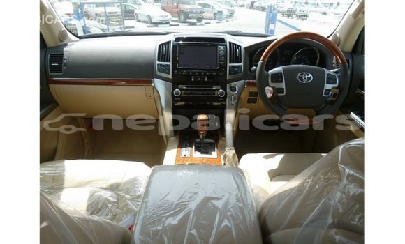 Buy Import Toyota Land Cruiser White Car in Import - Dubai in Bagmati Buy Import Toyota Land Cruiser White Car in Import - Dubai in Bagmati