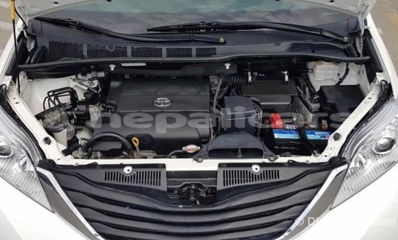 Buy Import Toyota Sienna White Car in Import - Dubai in Bagmati Buy Import Toyota Sienna White Car in Import - Dubai in Bagmati
