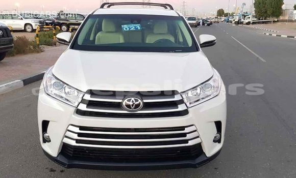 Buy Import Toyota Highlander White Car in Import - Dubai in Bagmati Buy Import Toyota Highlander White Car in Import - Dubai in Bagmati