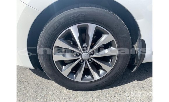 Buy Import Kia Carnival White Car in Import - Dubai in Bagmati Buy Import Kia Carnival White Car in Import - Dubai in Bagmati