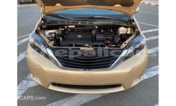 Buy Import Toyota Sienna Other Car in Import - Dubai in Bagmati Buy Import Toyota Sienna Other Car in Import - Dubai in Bagmati