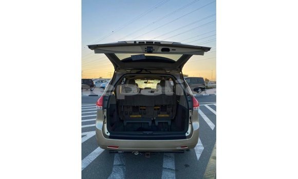 Buy Import Toyota Sienna Other Car in Import - Dubai in Bagmati Buy Import Toyota Sienna Other Car in Import - Dubai in Bagmati