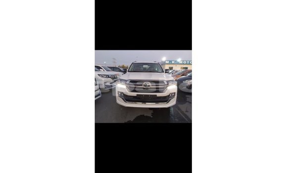 Buy Import Toyota Land Cruiser White Car in Import - Dubai in Bagmati Buy Import Toyota Land Cruiser White Car in Import - Dubai in Bagmati
