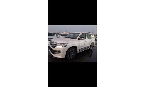 Buy Import Toyota Land Cruiser White Car in Import - Dubai in Bagmati Buy Import Toyota Land Cruiser White Car in Import - Dubai in Bagmati