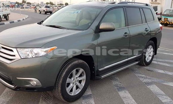 Buy Import Toyota Highlander Green Car in Import - Dubai in Bagmati Buy Import Toyota Highlander Green Car in Import - Dubai in Bagmati