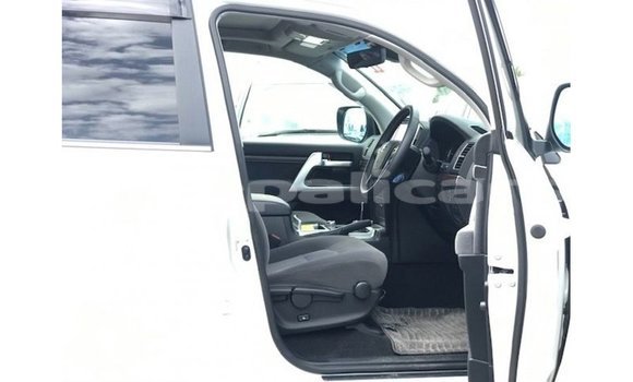 Buy Import Toyota Land Cruiser White Car in Import - Dubai in Bagmati Buy Import Toyota Land Cruiser White Car in Import - Dubai in Bagmati