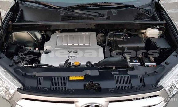 Buy Import Toyota Highlander Green Car in Import - Dubai in Bagmati Buy Import Toyota Highlander Green Car in Import - Dubai in Bagmati