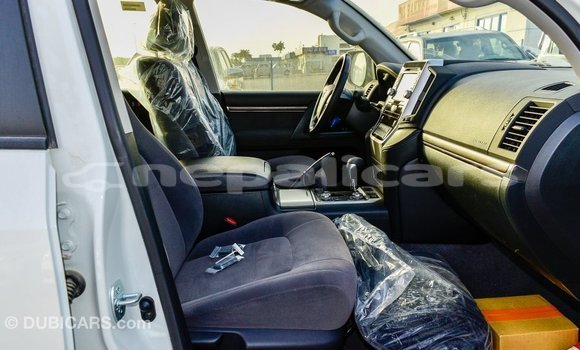 Buy Import Toyota Land Cruiser White Car in Import - Dubai in Bagmati Buy Import Toyota Land Cruiser White Car in Import - Dubai in Bagmati