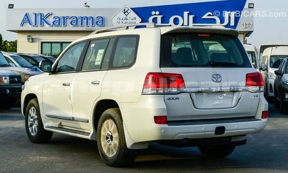 Buy Import Toyota Land Cruiser White Car in Import - Dubai in Bagmati Buy Import Toyota Land Cruiser White Car in Import - Dubai in Bagmati