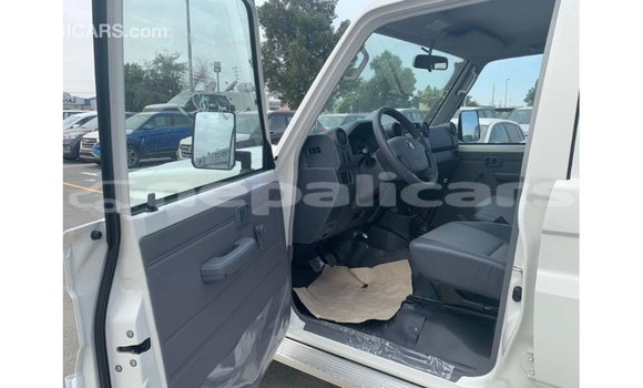 Buy Import Toyota Land Cruiser White Car in Import - Dubai in Bagmati Buy Import Toyota Land Cruiser White Car in Import - Dubai in Bagmati
