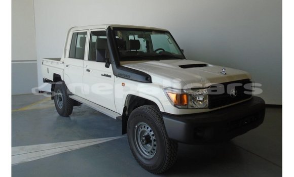 Buy Import Toyota Land Cruiser White Car in Import - Dubai in Bagmati Buy Import Toyota Land Cruiser White Car in Import - Dubai in Bagmati