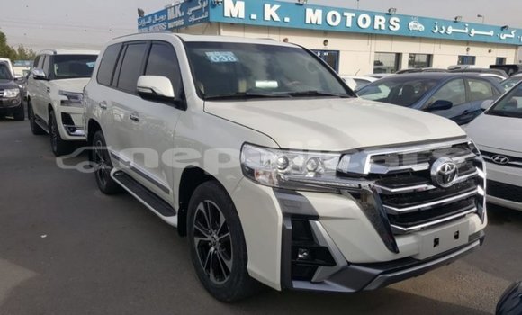 Buy Import Toyota Land Cruiser White Car in Import - Dubai in Bagmati Buy Import Toyota Land Cruiser White Car in Import - Dubai in Bagmati