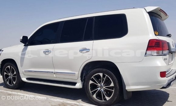 Buy Import Toyota Land Cruiser White Car in Import - Dubai in Bagmati Buy Import Toyota Land Cruiser White Car in Import - Dubai in Bagmati