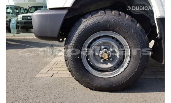 Buy Import Toyota Land Cruiser White Car in Import - Dubai in Bagmati Buy Import Toyota Land Cruiser White Car in Import - Dubai in Bagmati