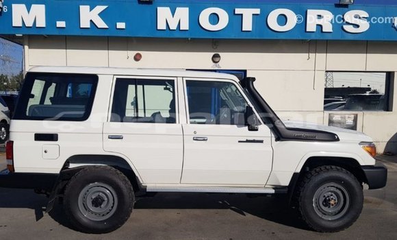 Buy Import Toyota Land Cruiser White Car in Import - Dubai in Bagmati Buy Import Toyota Land Cruiser White Car in Import - Dubai in Bagmati