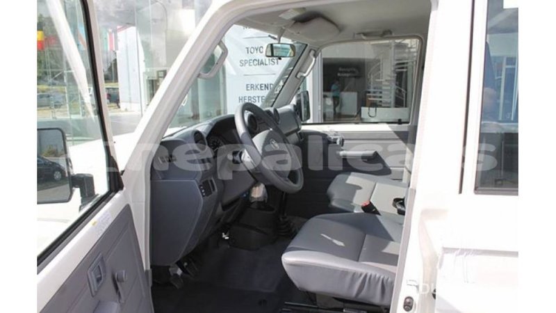 Big with watermark toyota land cruiser bagmati import dubai 3152