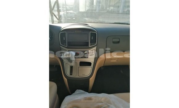 Buy Import Hyundai Accent White Car in Import - Dubai in Bagmati Buy Import Hyundai Accent White Car in Import - Dubai in Bagmati