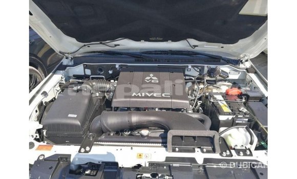Buy Import Mitsubishi Pajero White Car in Import - Dubai in Bagmati Buy Import Mitsubishi Pajero White Car in Import - Dubai in Bagmati