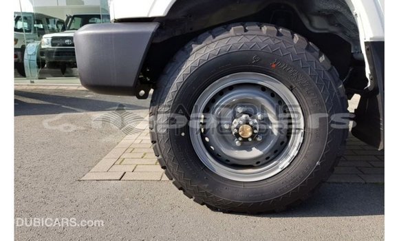 Buy Import Toyota Land Cruiser White Car in Import - Dubai in Bagmati Buy Import Toyota Land Cruiser White Car in Import - Dubai in Bagmati