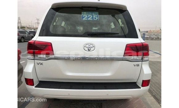 Buy Import Toyota Land Cruiser White Car in Import - Dubai in Bagmati Buy Import Toyota Land Cruiser White Car in Import - Dubai in Bagmati