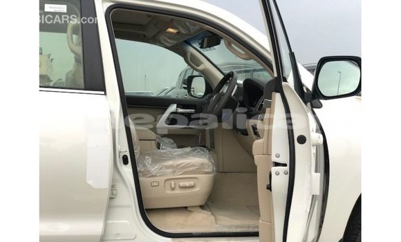 Buy Import Toyota Land Cruiser White Car in Import - Dubai in Bagmati Buy Import Toyota Land Cruiser White Car in Import - Dubai in Bagmati
