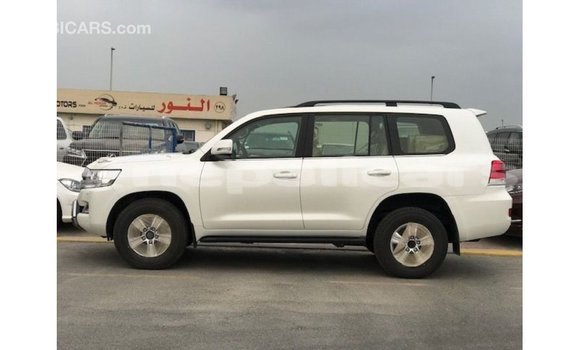 Buy Import Toyota Land Cruiser White Car in Import - Dubai in Bagmati Buy Import Toyota Land Cruiser White Car in Import - Dubai in Bagmati