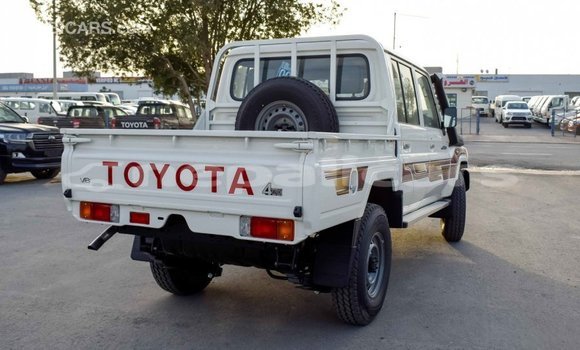 Buy Import Toyota Land Cruiser White Car in Import - Dubai in Bagmati Buy Import Toyota Land Cruiser White Car in Import - Dubai in Bagmati