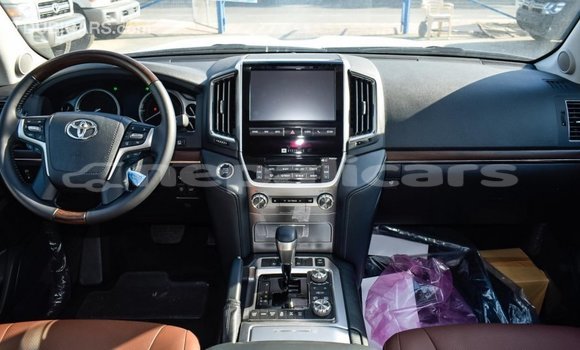Buy Import Toyota Land Cruiser White Car in Import - Dubai in Bagmati Buy Import Toyota Land Cruiser White Car in Import - Dubai in Bagmati