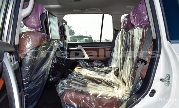 Buy Import Toyota Land Cruiser White Car in Import - Dubai in Bagmati Buy Import Toyota Land Cruiser White Car in Import - Dubai in Bagmati