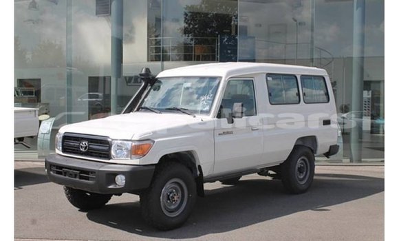 Buy Import Toyota Land Cruiser White Car in Import - Dubai in Bagmati Buy Import Toyota Land Cruiser White Car in Import - Dubai in Bagmati